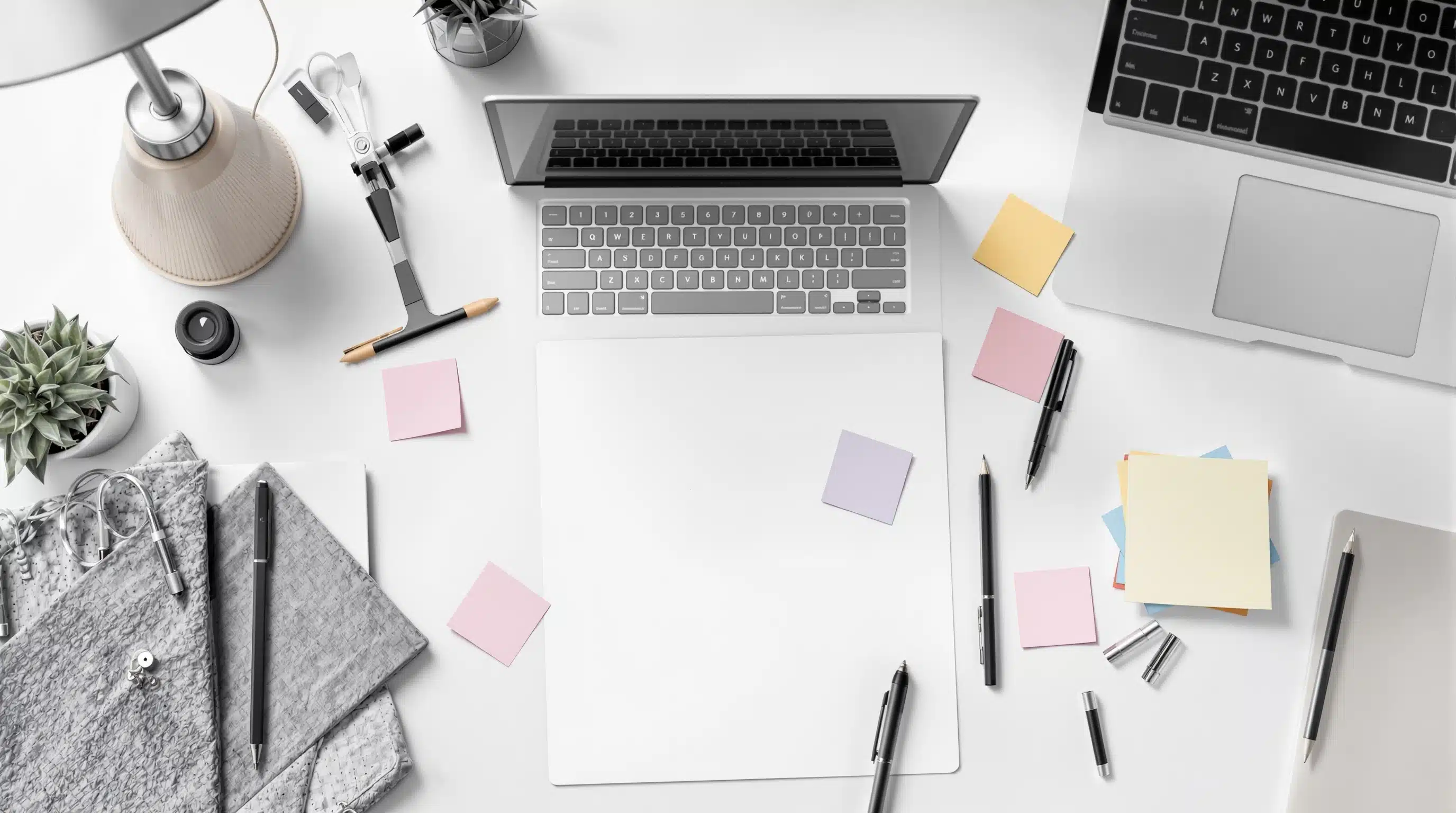 Freelance community manager bureau digital.