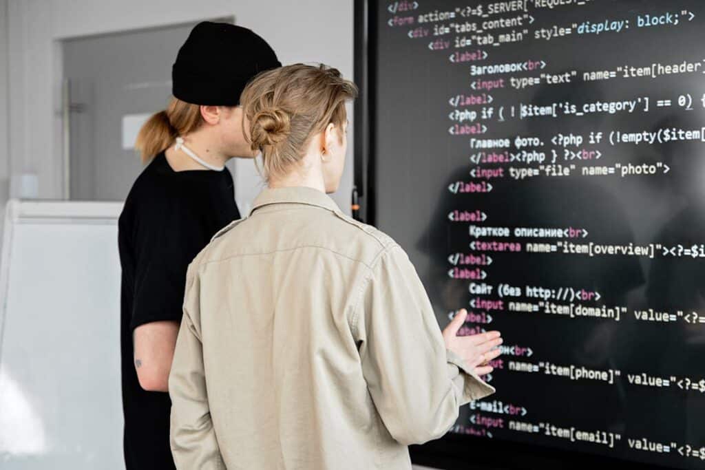 Comparatif entre ChatGPT et Claude IA pour les professionnels