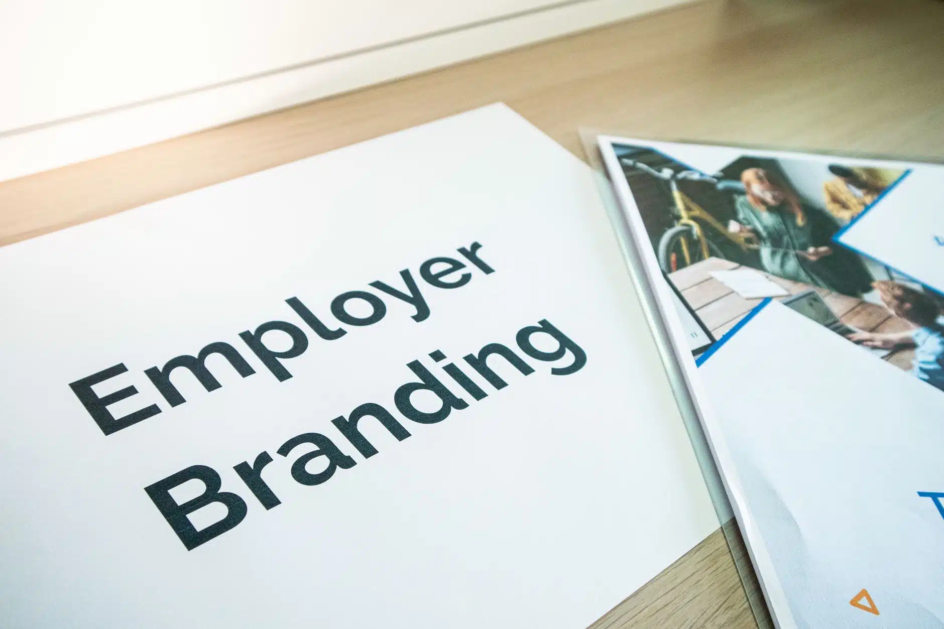 Image d'illustration de l'article de blog BienveNum : Comment booster votre marque employeur grâce aux réseaux sociaux ?Image d'illustration de l'article de blog BienveNum : Comment booster votre marque employeur grâce aux réseaux sociaux ?