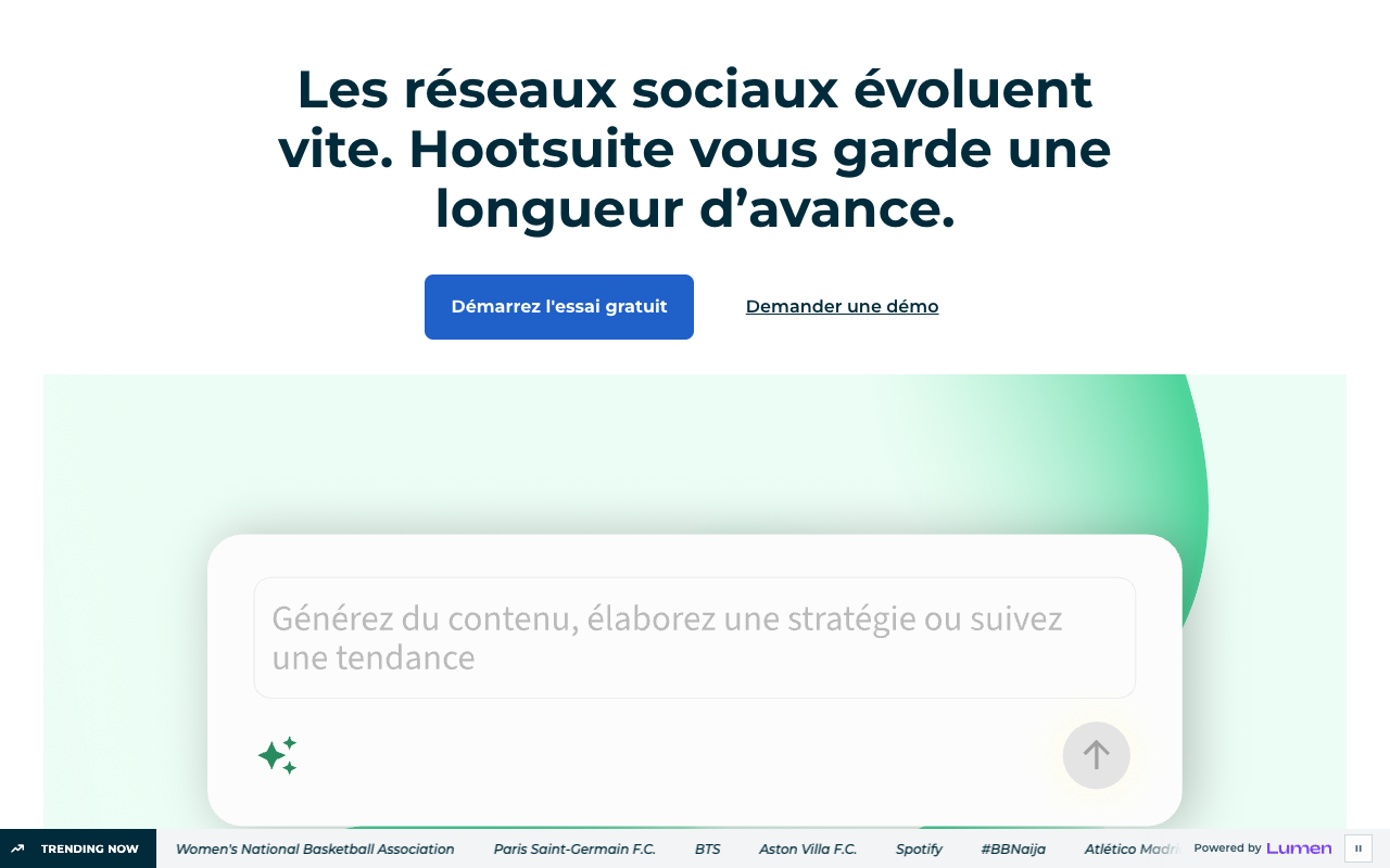 Capture d'écran de la page d'accueil de Hootsuite avec son assistant IA pour les réseaux sociaux