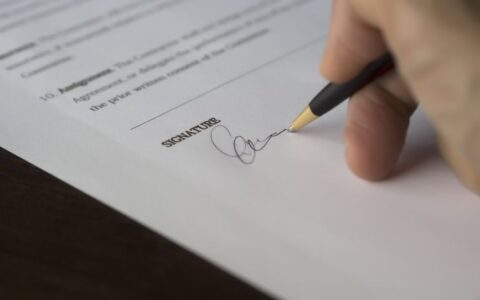 Signature d'un contrat de sous-traitance de formation